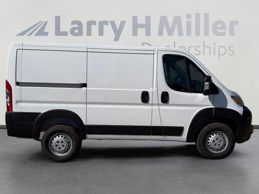 Bright White Clearcoat 2026 RAM ProMaster 1500 Low Roof