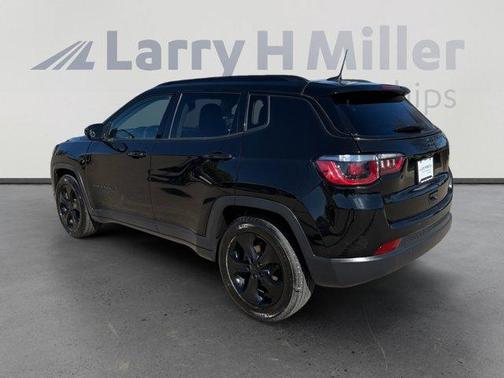 Diamond Black 2018 Jeep Compass Latitude