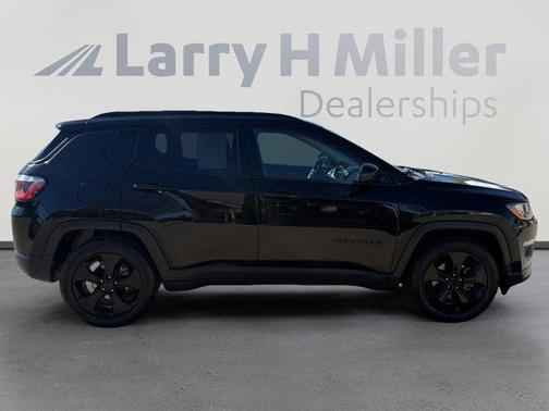 Diamond Black 2018 Jeep Compass Latitude