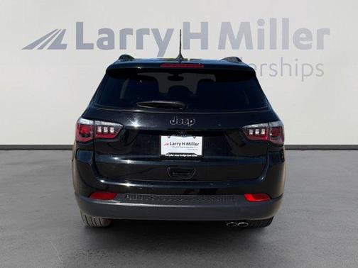 Diamond Black 2018 Jeep Compass Latitude