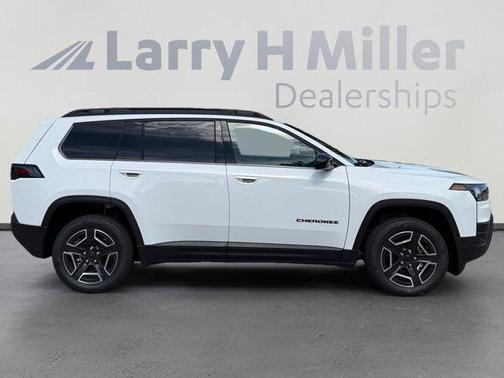 Bright White Clearcoat 2026 Jeep Cherokee LAREDO/LIMITED