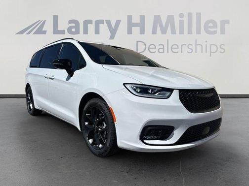 2024 Chrysler Pacifica Touring-L