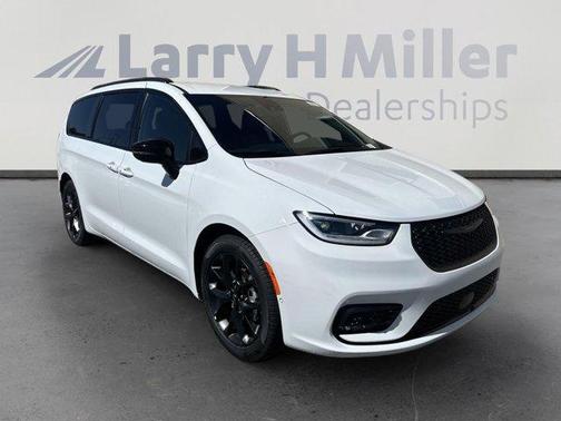 2024 Chrysler Pacifica Touring-L