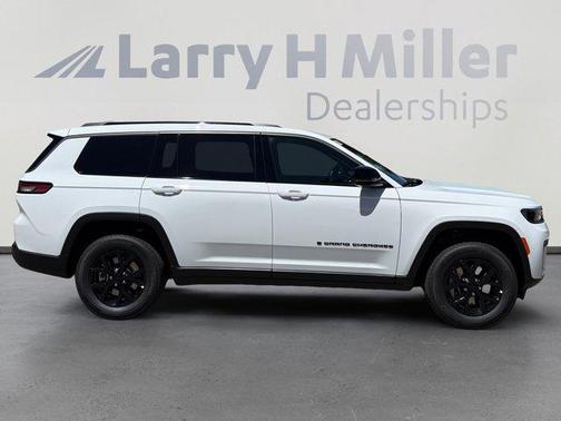Bright White Clearcoat 2026 Jeep Grand Cherokee L Laredo