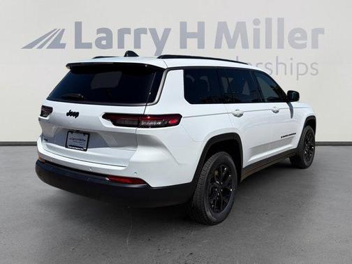 Bright White Clearcoat 2026 Jeep Grand Cherokee L Laredo