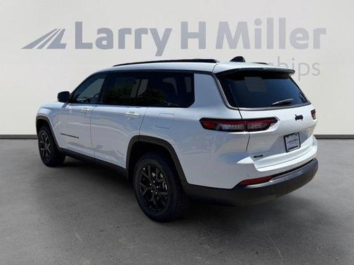 Bright White Clearcoat 2026 Jeep Grand Cherokee L Laredo
