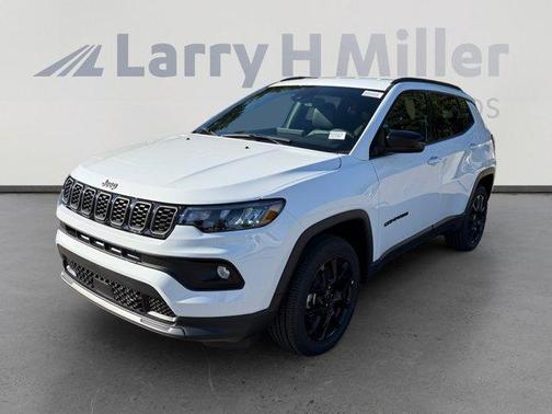 Bright White Clearcoat 2026 Jeep Compass Latitude