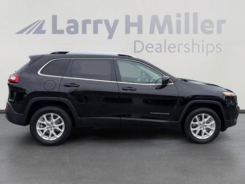 Diamond Black 2017 Jeep Cherokee Latitude