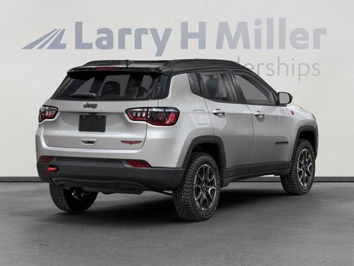 Silver Zynith 2026 Jeep Compass Trailhawk