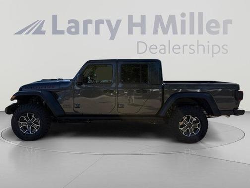 Granite Crystal Clearcoat Metallic 2026 Jeep Gladiator Mojave