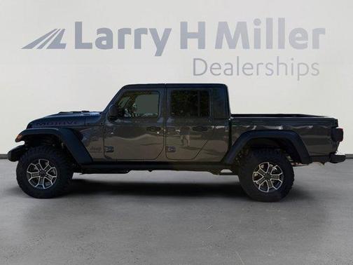 Granite Crystal Clearcoat Metallic 2026 Jeep Gladiator Mojave