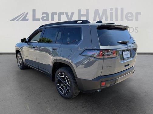 Sting Gray Clearcoat 2026 Jeep Cherokee LAREDO/LIMITED