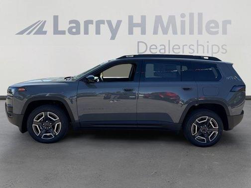 Sting Gray Clearcoat 2026 Jeep Cherokee LAREDO/LIMITED