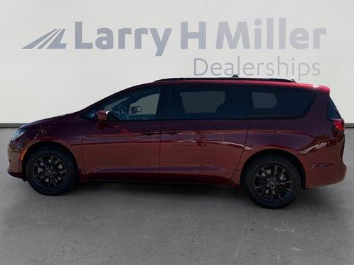 Velvet Red Pearlcoat 2020 Chrysler Pacifica Launch Edition