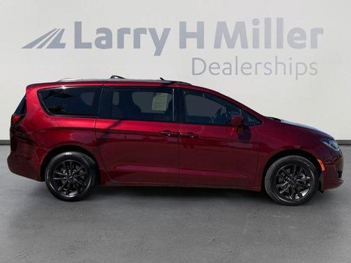 Velvet Red Pearlcoat 2020 Chrysler Pacifica Launch Edition