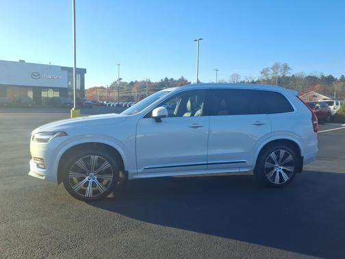 Crystal White Metallic 2024 Volvo XC90 Plus Bright Theme