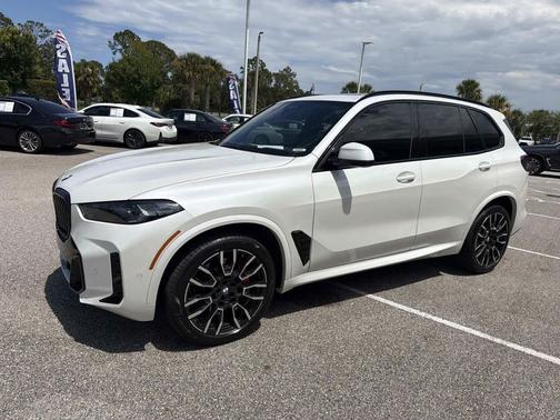Mineral White Metallic 2024 BMW X5 sDrive40i