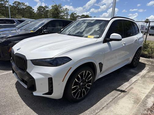 Mineral White Metallic 2024 BMW X5 sDrive40i