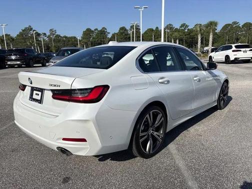 2024 BMW 330 i
