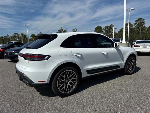 2022 Porsche Macan Base