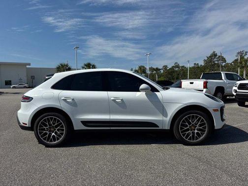 2022 Porsche Macan Base