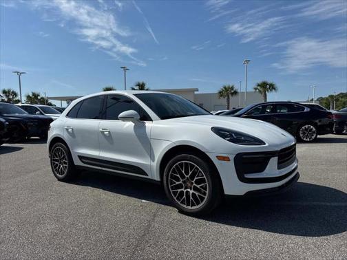 2022 Porsche Macan Base