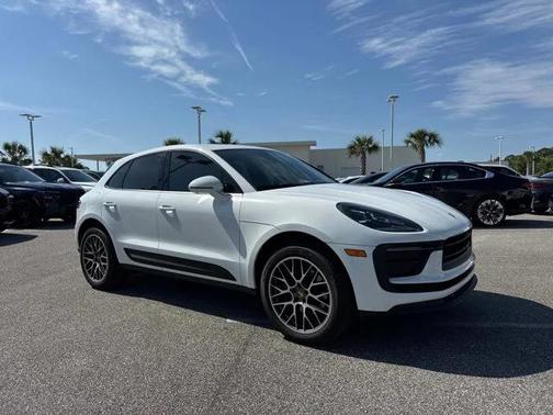 2022 Porsche Macan Base