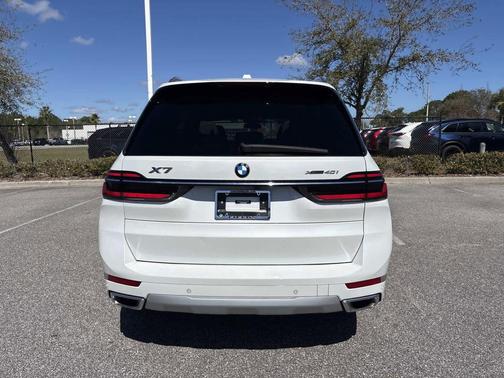 2023 BMW X7 xDrive40i