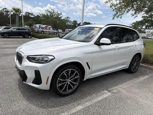 Mineral White Metallic 2024 BMW X3 xDrive30i