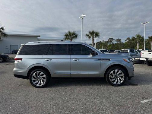 2024 Lincoln Navigator Premiere
