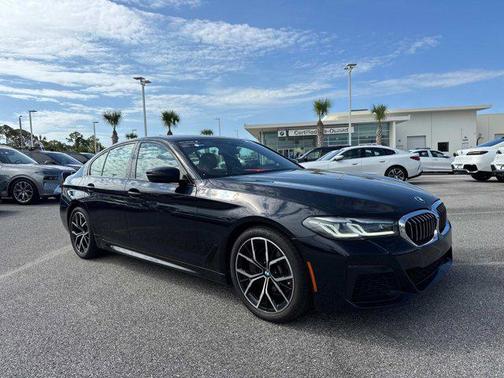 2022 BMW 530 i