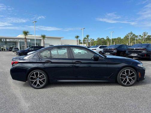 2022 BMW 530 i