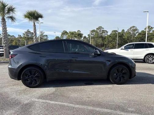 2025 Tesla Model Y Long Range Dual Motor Rear-Wheel Drive