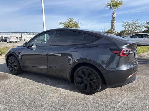 2025 Tesla Model Y Long Range Dual Motor Rear-Wheel Drive