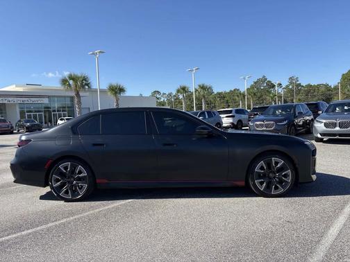 2023 BMW 740 i