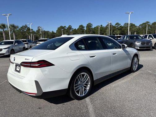 Alpine White 2025 BMW 530 i