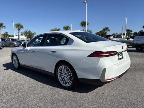 2025 BMW 530 530i