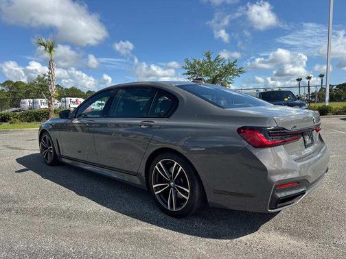 2022 BMW 740 i xDrive