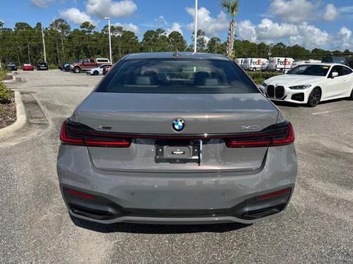 2022 BMW 740 i xDrive