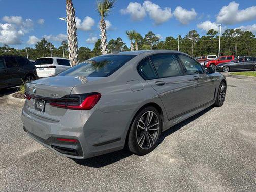 2022 BMW 740 i xDrive