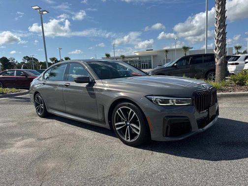 2022 BMW 740 i xDrive