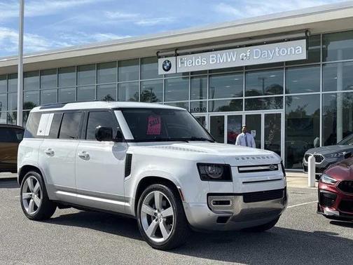 2023 Land Rover Defender SE