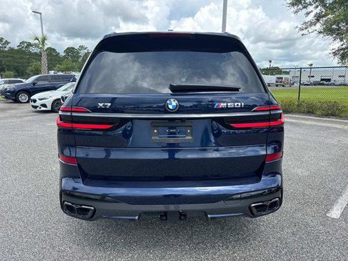 2026 BMW X7 M60i