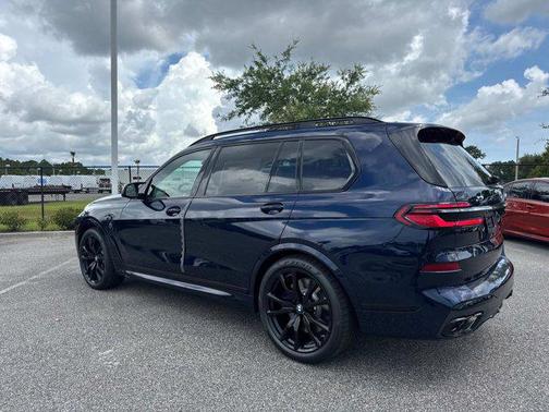 2026 BMW X7 M60i
