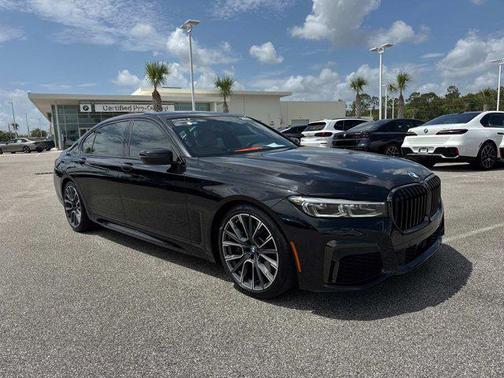 2022 BMW 740 i