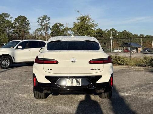 2023 BMW X4 M40i