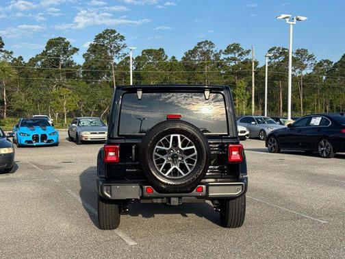 2025 Jeep Wrangler 4-Door Sahara 4x4