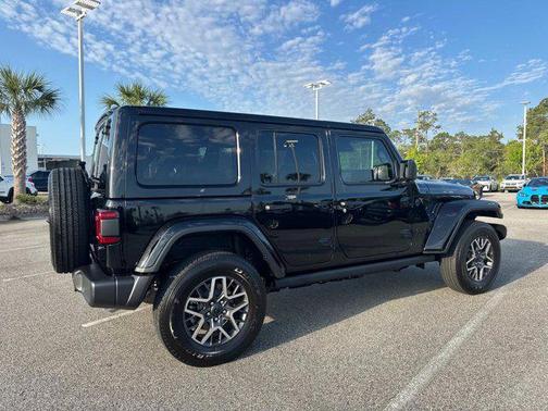 2025 Jeep Wrangler 4-Door Sahara 4x4