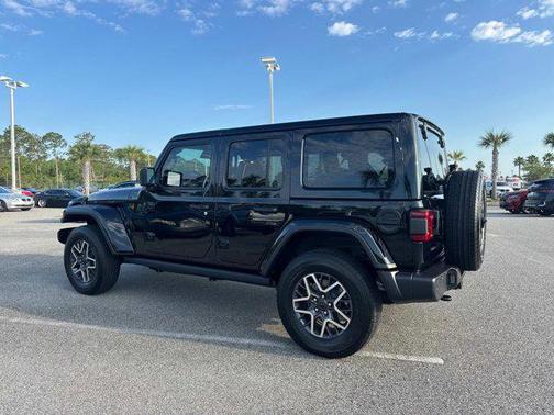 2025 Jeep Wrangler 4-Door Sahara 4x4