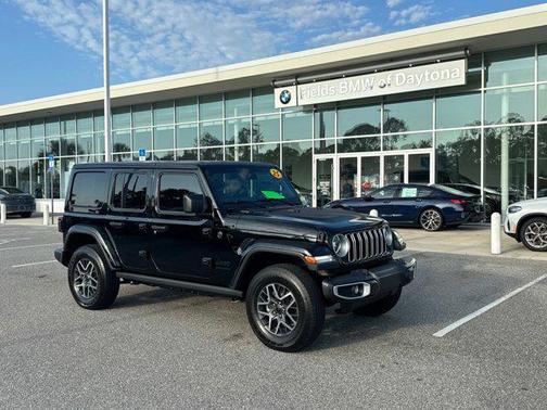 2025 Jeep Wrangler 4-Door Sahara 4x4